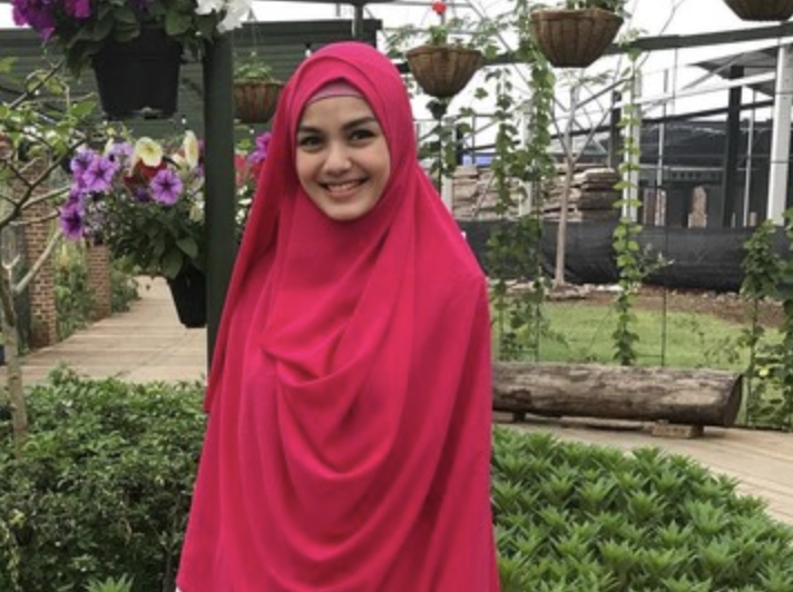 Nadya Almira 